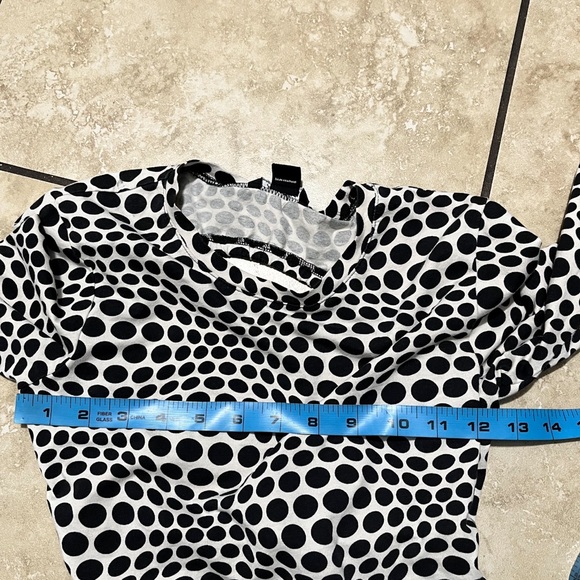 Monki - Picture 3 of 5